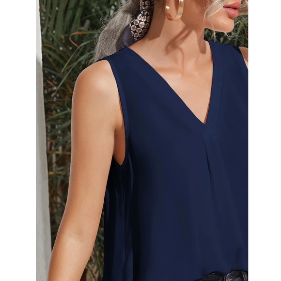 V-Neck Navy Blue Sleeveless Blouse Top - Picture 5 of 8